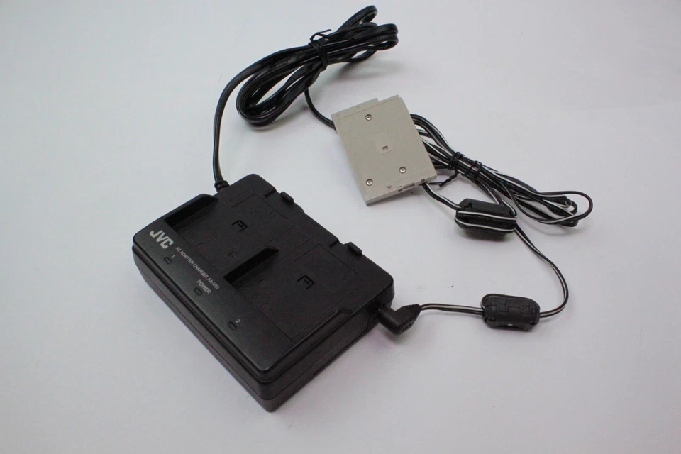 JVC Cybercam minidv camcorder GR-DVM70 w/ AC Battery Eliminator AA-V50 Adapter - Image 4 of 4