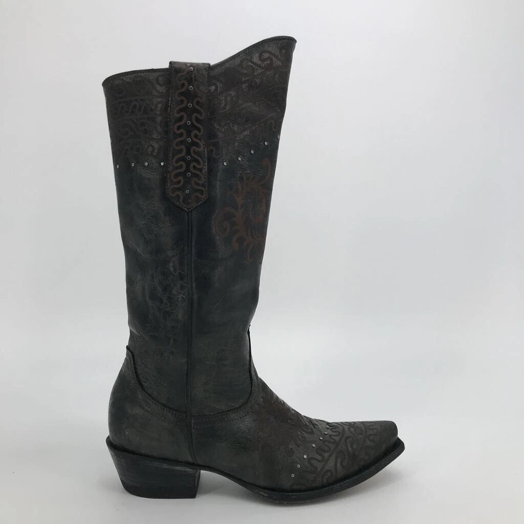 Cavender boots store