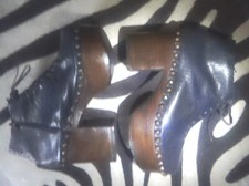 VERY RARE VINTAGE WOMANS/UNISEX DEMI PLATFORM BOOTS