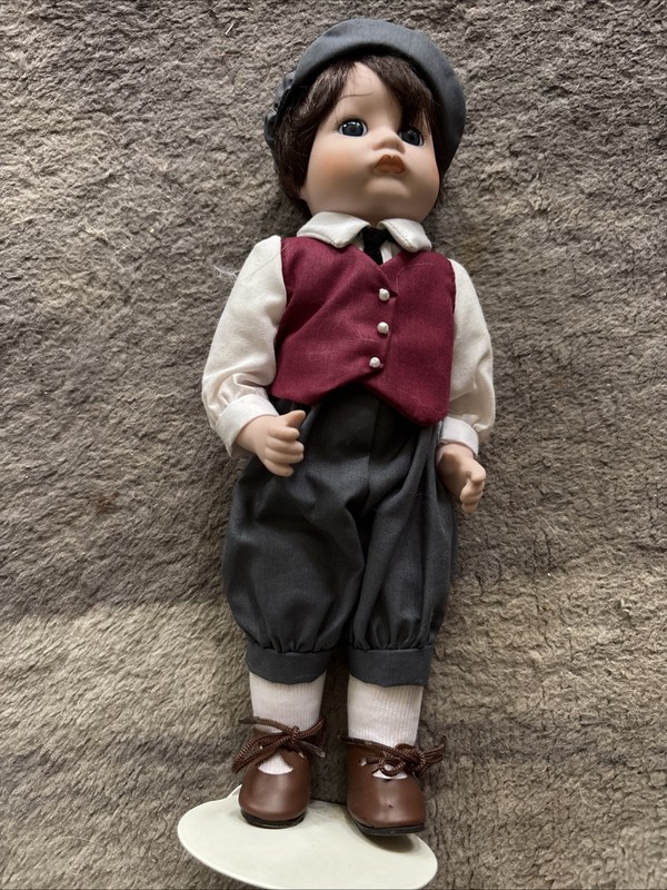 VINTAGE KINGSTATE THE DOLL CRAFTER "JASON" 10" BOY PORCELAIN AND HAND CRAFTED