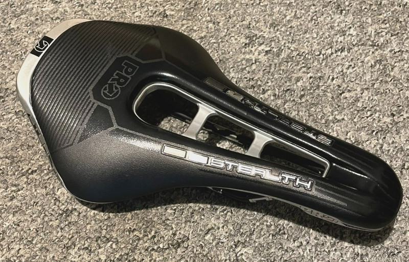 Pro Stealth Saddle - 152mm Wide - 7x7mm Alloy Rails