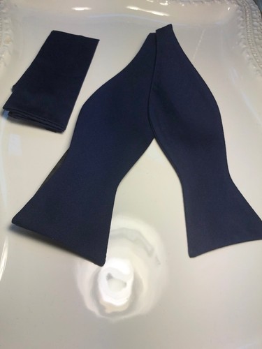 Nueva pajarita y pañuelo Angelino AUTO CORBATA color liso para hombre - Imagen 1 de 3