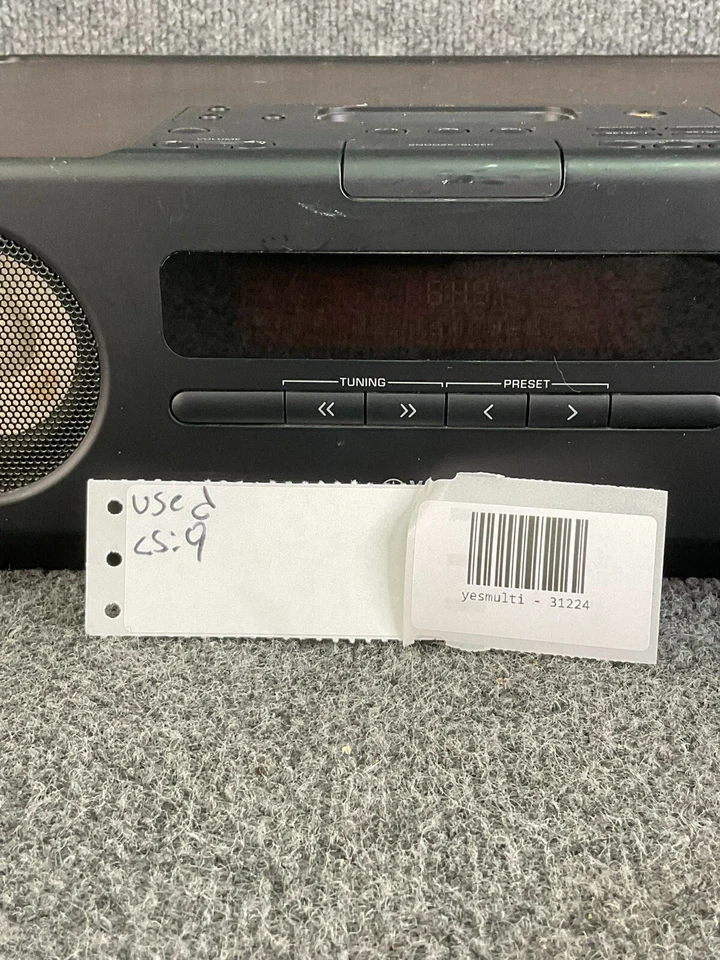 Yamaha TSX-120 🎶 iPod/iPhone Dock Alarm Clock – FM Radio – Black – Desktop Audi - Image 3 of 4