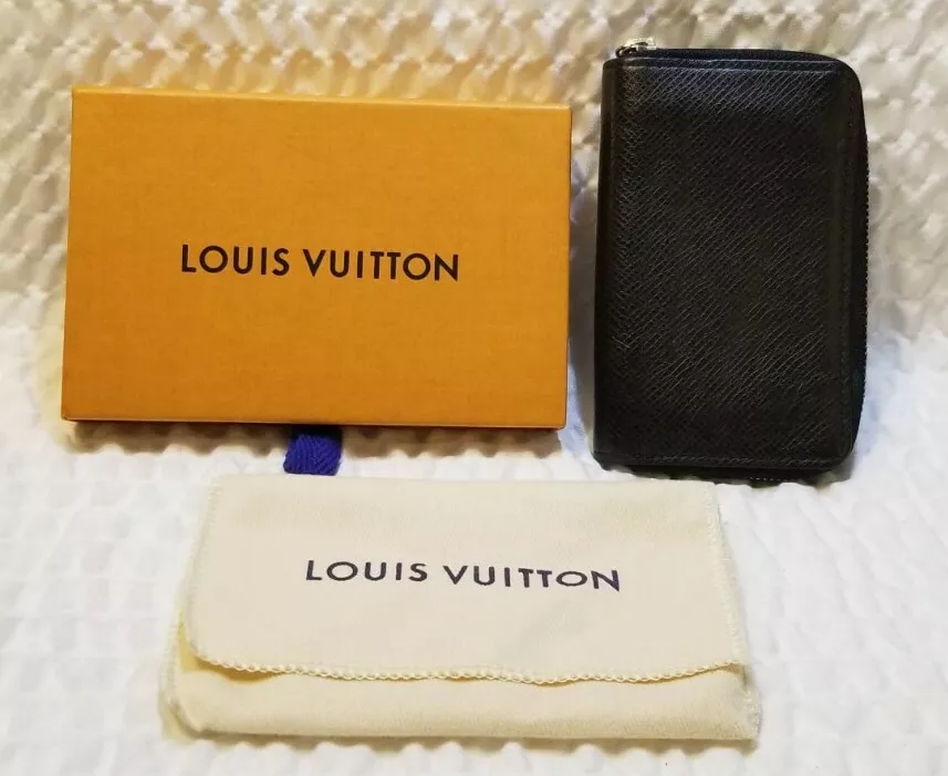 Authentic Louis Vuitton Men's Wallet W/Box and the pouch, Black with a  logo