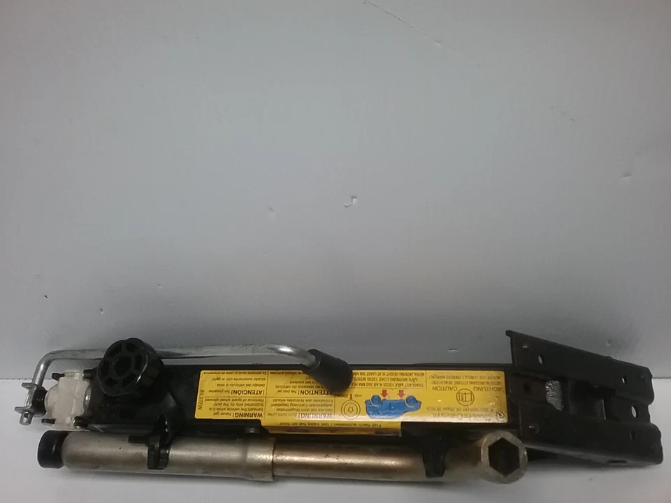 Mercedes Benz ML320 1999-2004, ML350, ML500 Kit de gato de neumático de repuesto de emergencia Foto 2 de 4