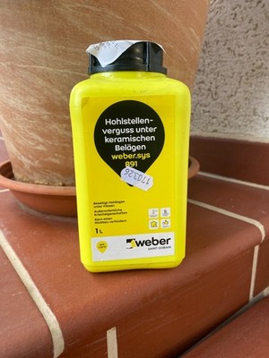 weber.sys 891 Hohlstellenverguss unter keramischen Fliesen
