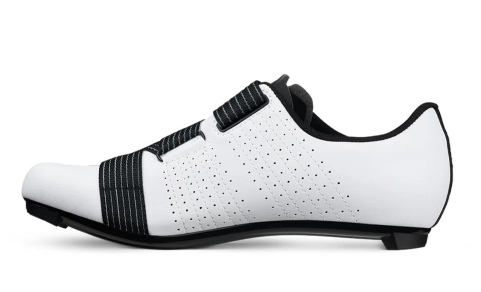 Zapatos de ciclismo Fizik Tempo Overcurve R5 para hombre BOA blanco/negro, EE. UU. 8 1/4, precio de venta sugerido por el fabricante $131 Foto 2 de 4