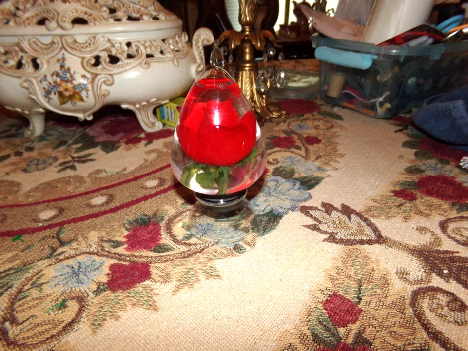 PISAPAPELES CRISTAL ROSA ROJA CÚPULA GLOBO DE AGUA 6" Vintage Foto 4 de 4