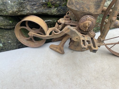 Vintage Iron Age Seeder Combo Culivator Like Planet Jr "working condition" - Picture 7 of 24