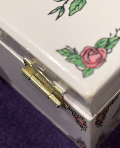Disney BEAUTY AND THE BEAST Jewelry Music Box Belle Spins Dances White Flowery - Picture 4 of 15