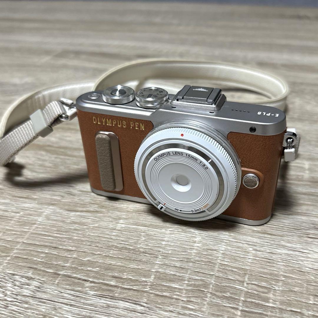 Olympus Pen E-Pl8 Mirrorless Camera with 40-150mm F4-5.6 & M
