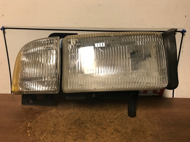 1996 DODGE RAM RIGHT/PASSENGER HEADLIGHT ASSEMBLY W CORNER LIGHT OEM | eBay