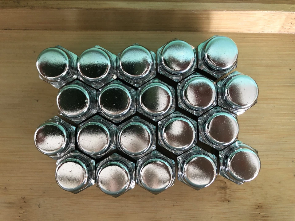 Оригинальные зажимные гайки для стальных колес TOYOTA TUNDRA 18 дюймов от оригинального производителя -- б/у набор из 20 штук - Изображение 3 из 4