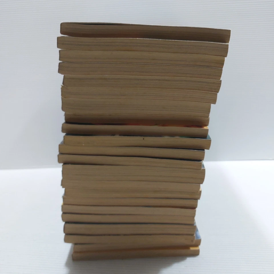 Analog Science Fiction and Fact Magazine Bundle Lot x 22 2000-2001 - Image 3 of 4