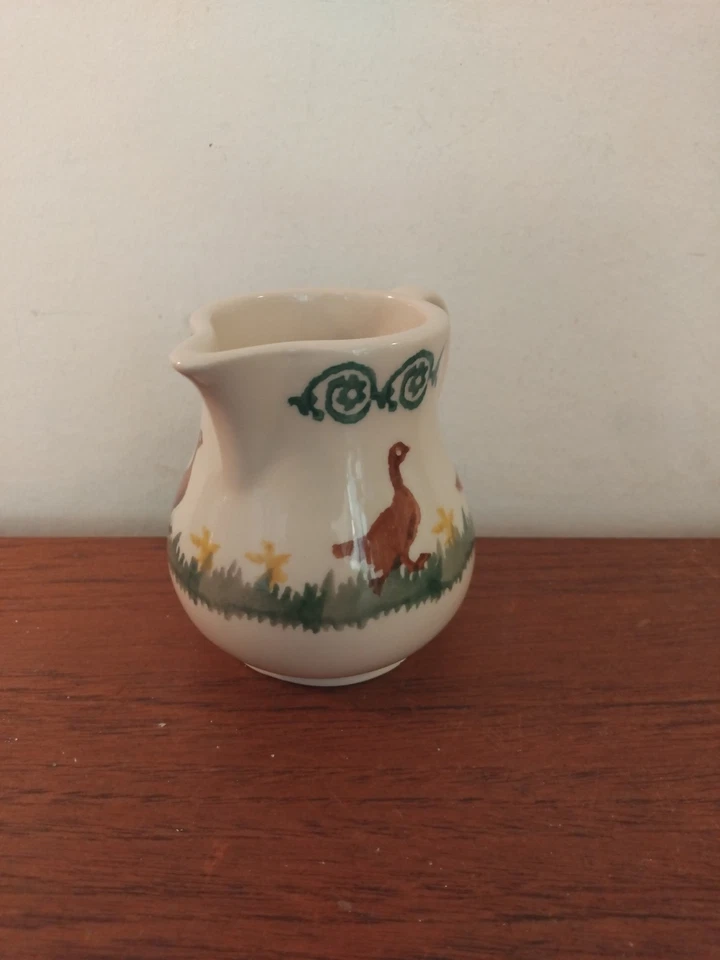 VINTAGE BRIXTON POTTERY MILK JUG, 9CMS TALL  - Image 3 of 4