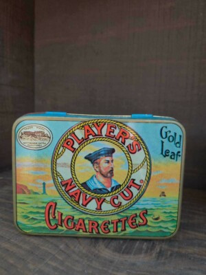 Vintage PLAYERS NAVY CUT Cigarettes Gold Leaf HInge Top Tin