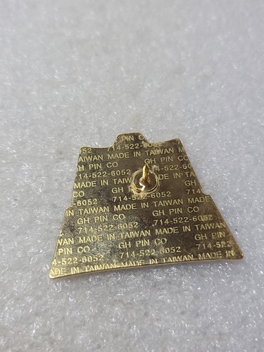 Vintage Enameled Pin The California Racing Experience Gold Toned Clutch Back - Picture 3 of 4