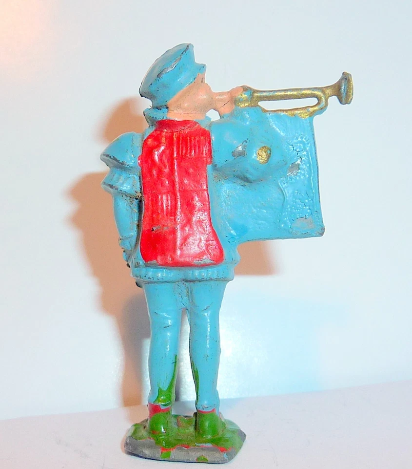 Trompeta Guardia Abrigo Rojo Soldado Británico De Colección 2 3/8” Media Luna Hecha en Inglaterra Foto 3 de 4