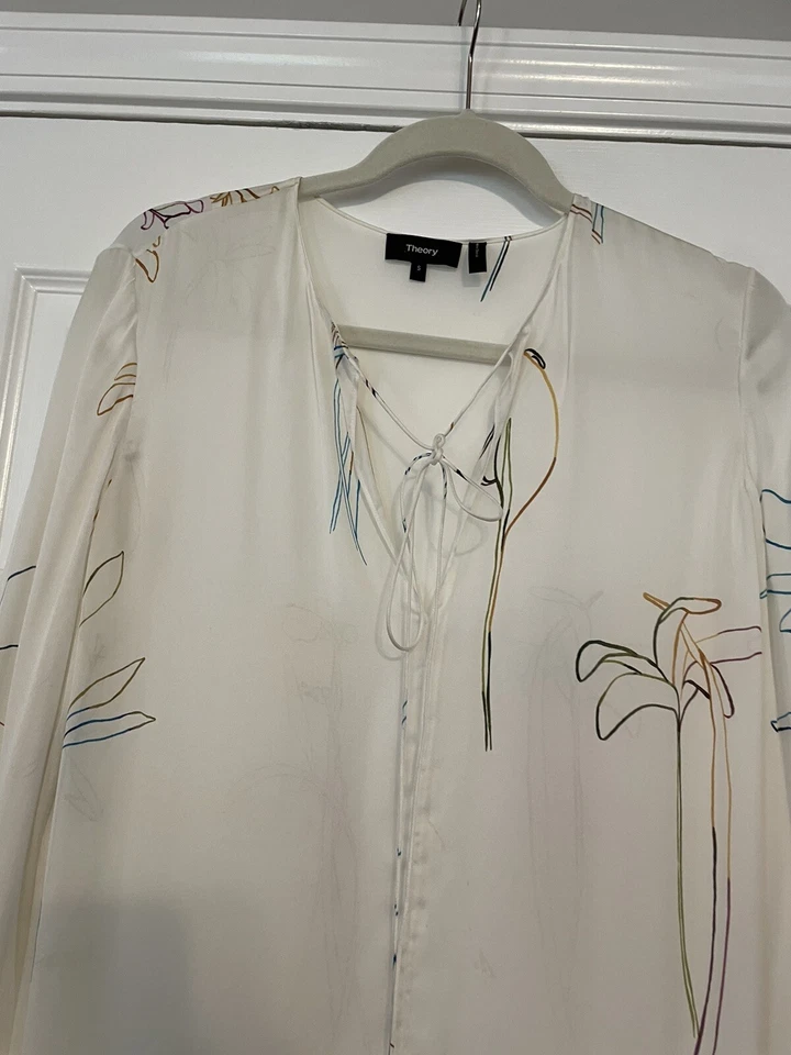 Blusa túnica fluida de seda Theory para mujer blanca con estampado floral manga larga pequeña Foto 4 de 4