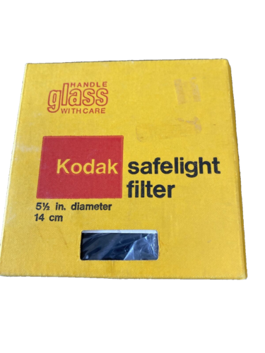 KODAK SAFELIGHT FILTER 5 1/2 In Diameter 14 CM Glass Care No. 13 Cat 179 6689 - Foto 1 di 7