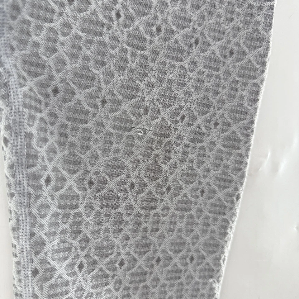 Pantalones de yoga capri recortados grises texturi con textura prAna ropa deportiva talla M boho Foto 2 de 4