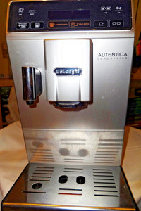 De'Longhi ETAM  29.660.SB  Autentica Cappuccino Kaffeevollautomat-Silber/Schwarz
