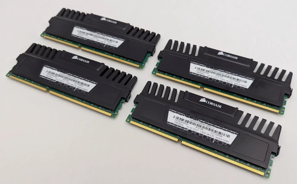 Corsair Vengeance 32GB Kit (4x8GB) PC3-12800 DDR3 1600MHz RAM CMZ32GX3M4X1600C10 - Image 4 of 4