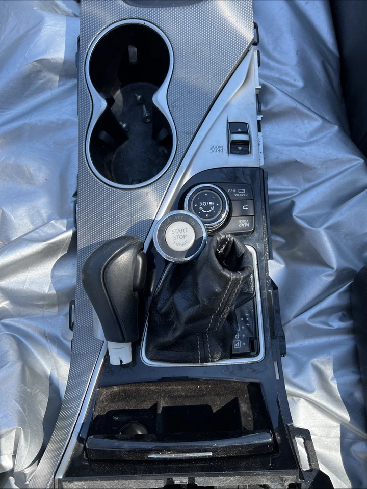 Consola central Infiniti Q50  Foto 2 de 4