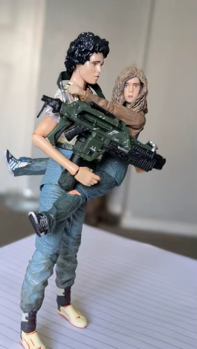 NECA Aliens 2 Ellen Ripley 18cm Action Figure CON SCATOLA ORIGINALE - Foto 7 di 7