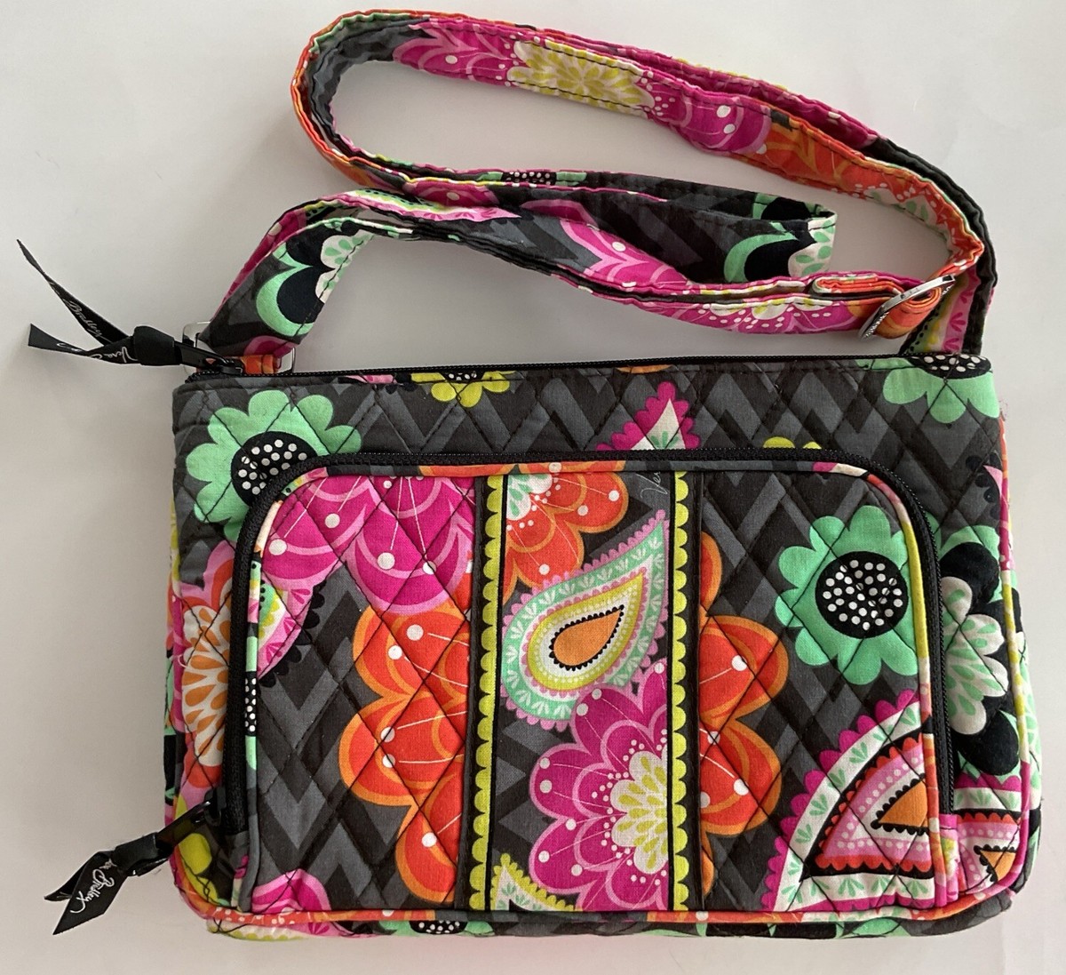 Vera Bradley Ziggy Zinnia lot Amazon.com: Vera Bradley Zip ID Case Ziggy Zinnia 14559-163  main image 4