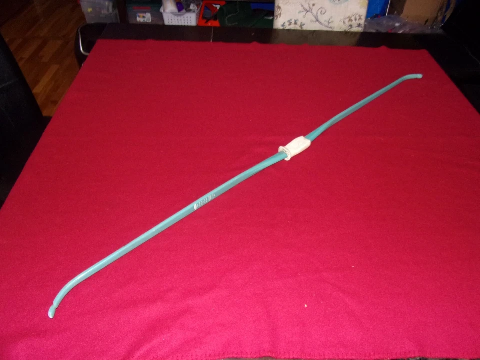 Fleetwood Archery Fiber Glass Recurve Bow - Image 2 of 4