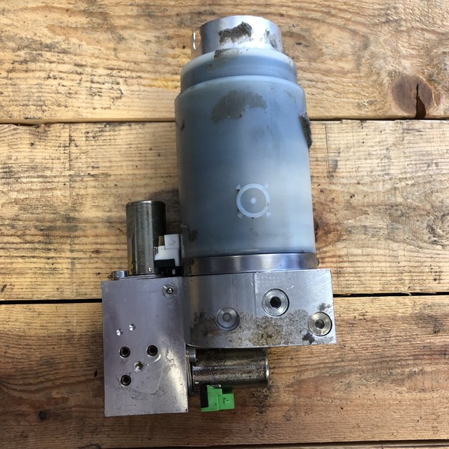 20012006 BMW E46 3Series Convertible Top Roof Hydraulic Pump Motor