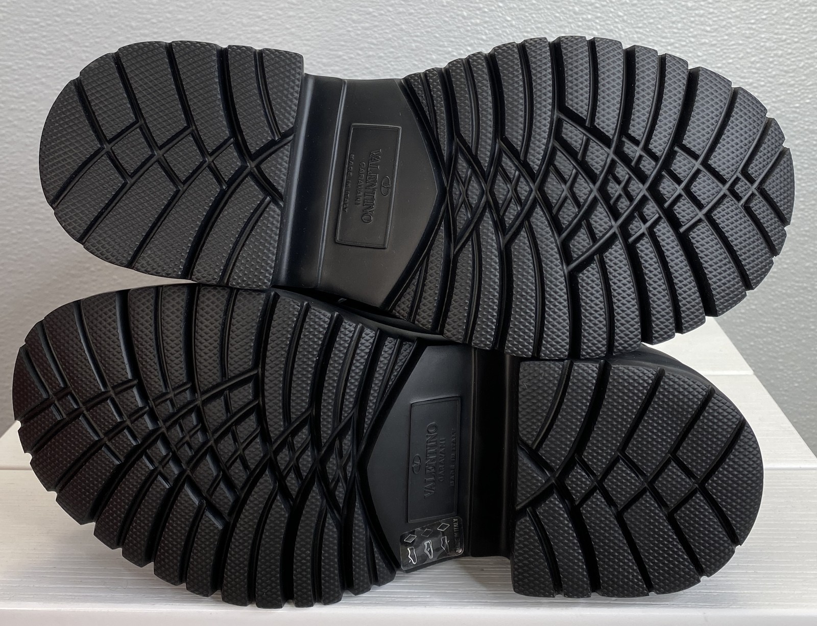 Valentino Garavani Atelier 03 Rain Boots Women Size 8 Black Rose Rubber Mid Calf thumbnail 6