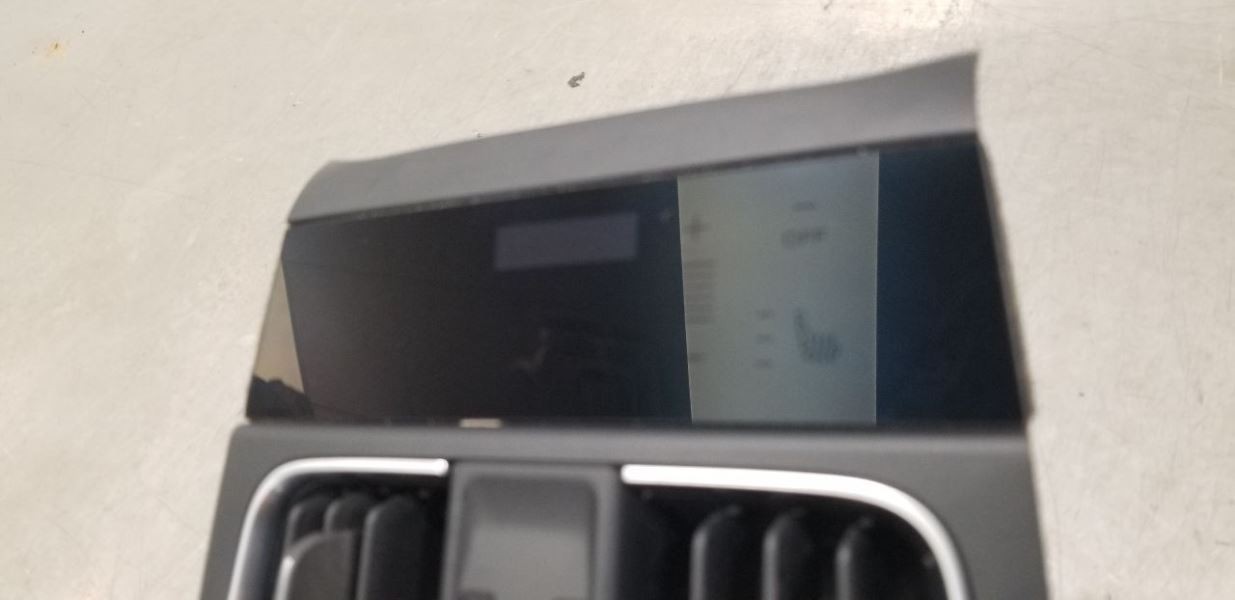 Maserati Grecale 2023 REAR Center console