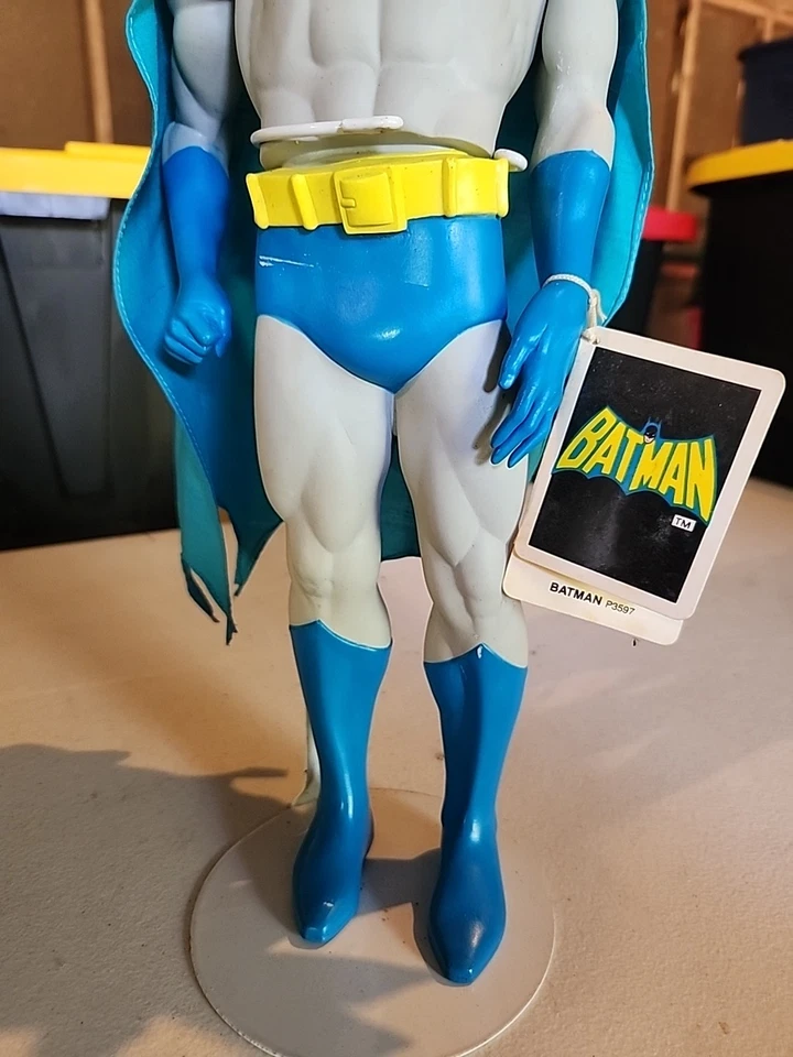 RARE 1982 DC Comics 15"  Batman Caped Crusader Figure & Stand by Hamilton Dist - Image 3 of 4