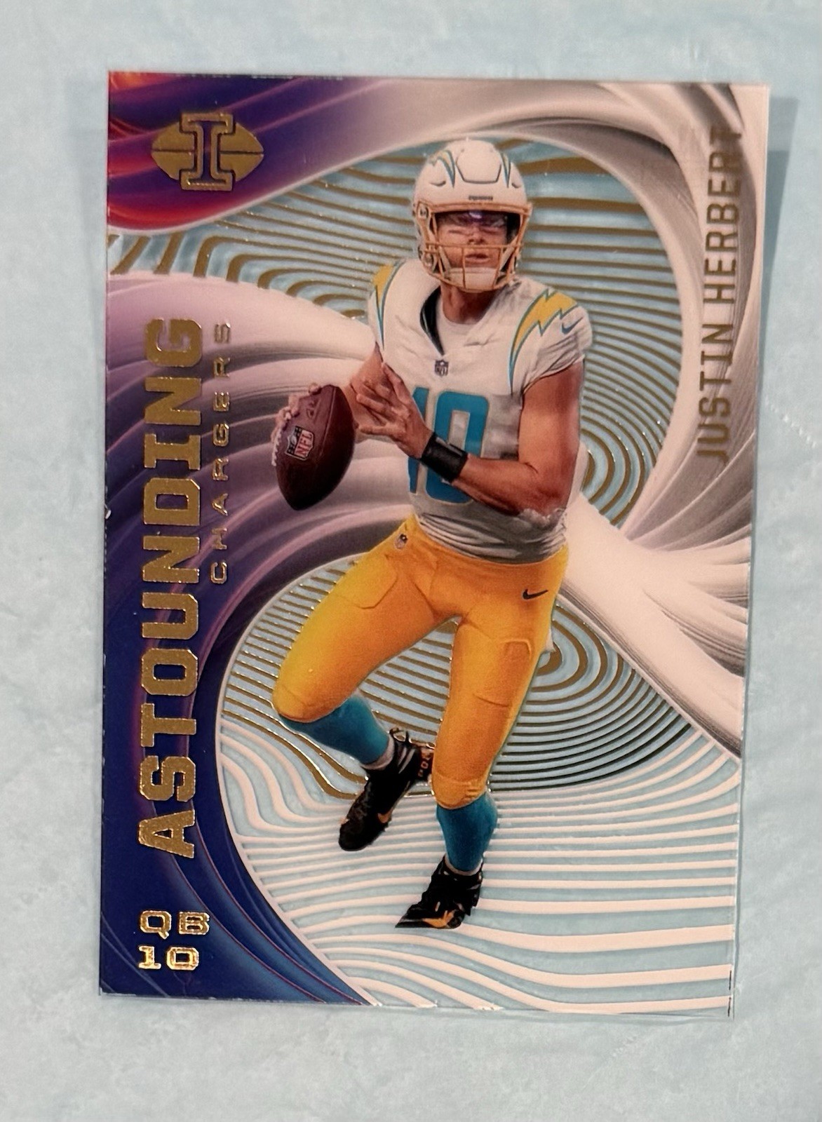 2020 Panini Illusions - Astounding Justin Herbert #A3 (RC)