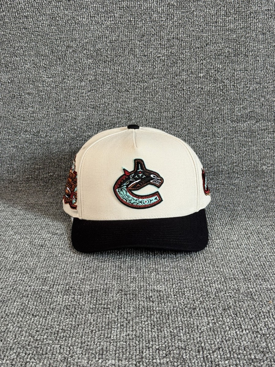 Mitchell & Ness Vancouver Canucks Snapback Retro Cream Black Hat