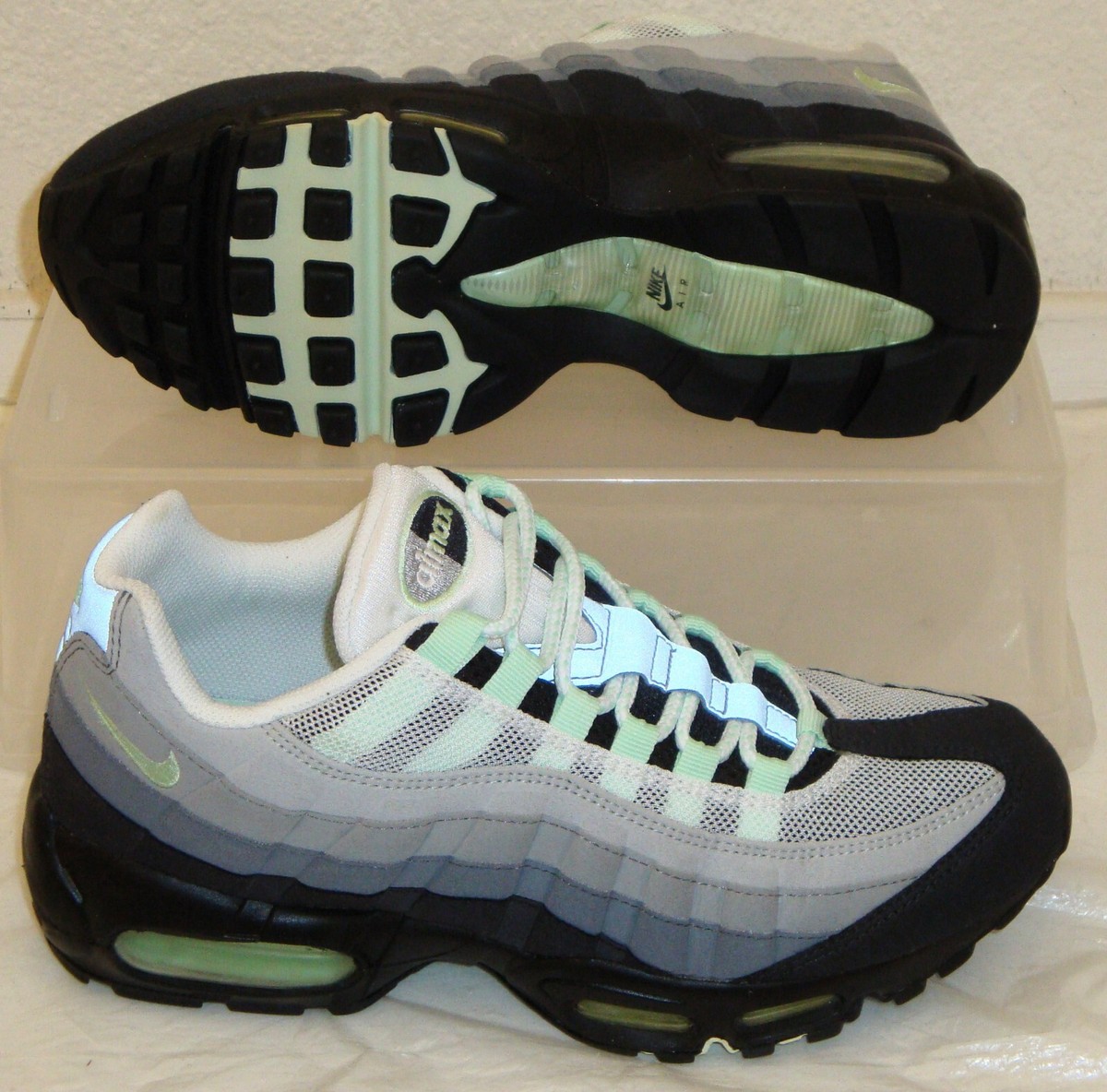 Vintage New Nike Air Max 95 Mint Mens US Size 7.5 UK 6.5 EUR 40.5