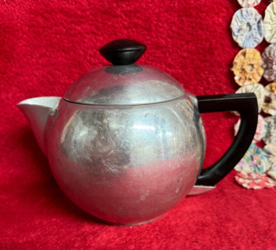 Vintage Mirro Tea Kettle The Finest Aluminum 1 1/2 Qt