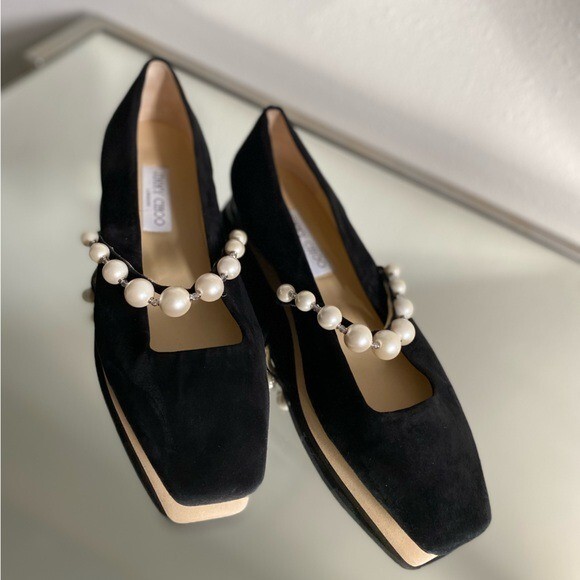 【JIMMYCHOO】 black flats （関税送料込） New Jimmy CHOO Ade Flat Black Suede Flats with Pearl