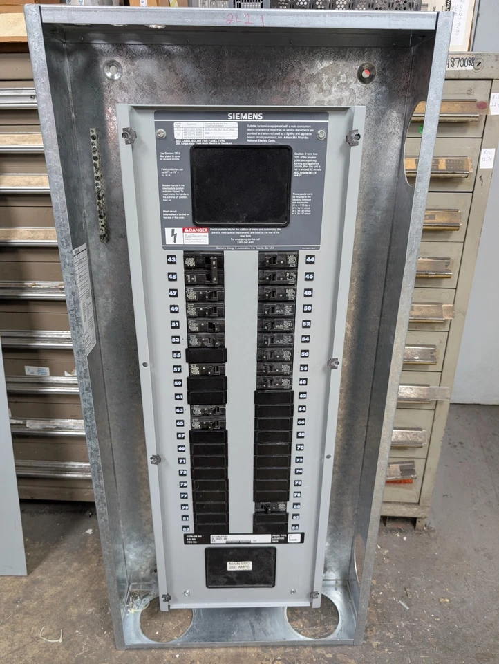 🤪 SIEMENS 250 AMPS MAIN LUG PANELBOARD 600Y/347V 3Ø 4W 42 CIRCUIT S1C42ML250CBS - Image 4 of 4