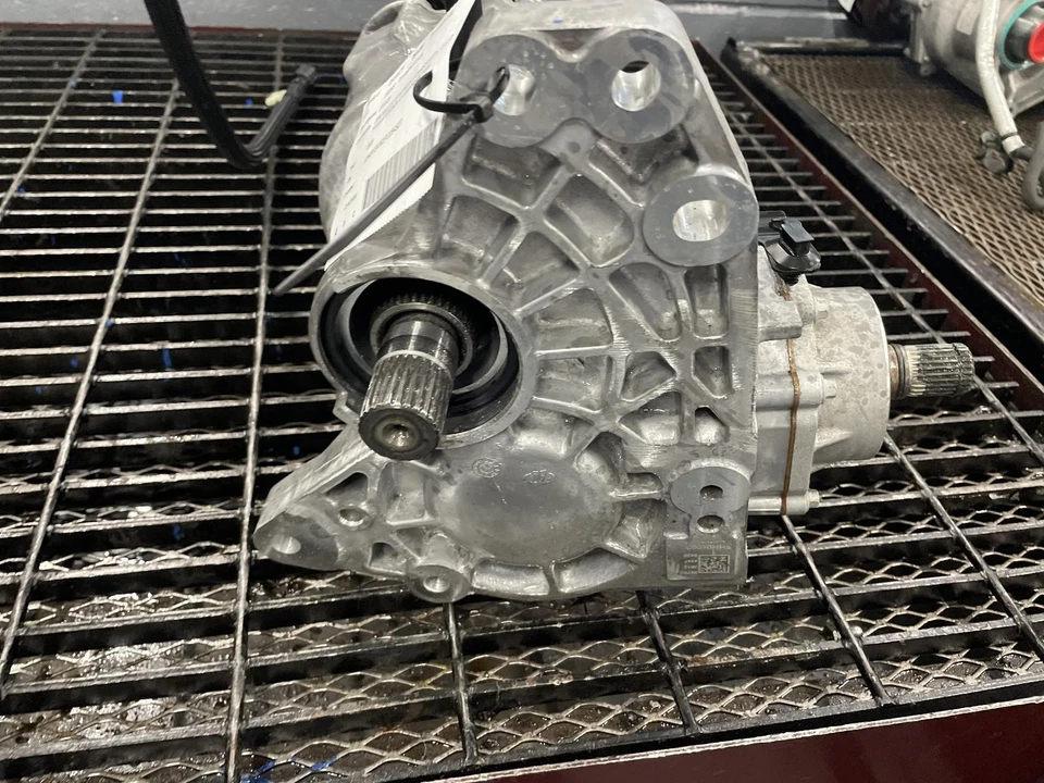 '18-'24 CHEVROLET TRAVERSE Transfer Case AWD 28k miles 6 Month Warranty! - Image 2 of 4