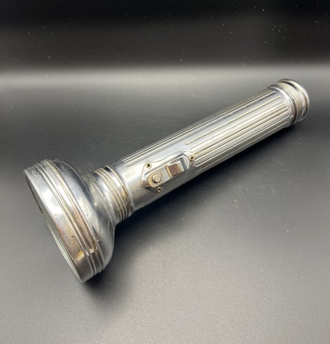 Vintage USALITE No.75 Flash Light - 9.25” Untested