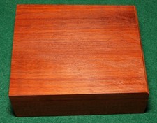 AFRIKANISCHES ROSENHOLZ BUBINGA 155 x 125 x 50 mm   700 GRAMM