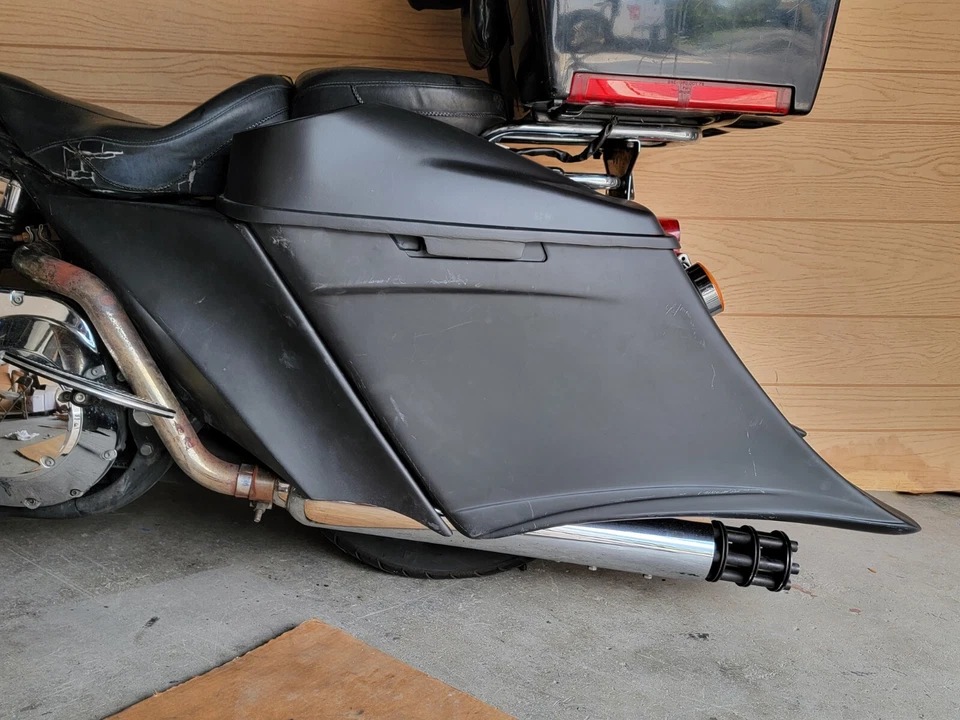 Cubiertas laterales estiradas Harley Davidson 7" para modelos 97-2008 FLH con bolsas 2014 Foto 2 de 3
