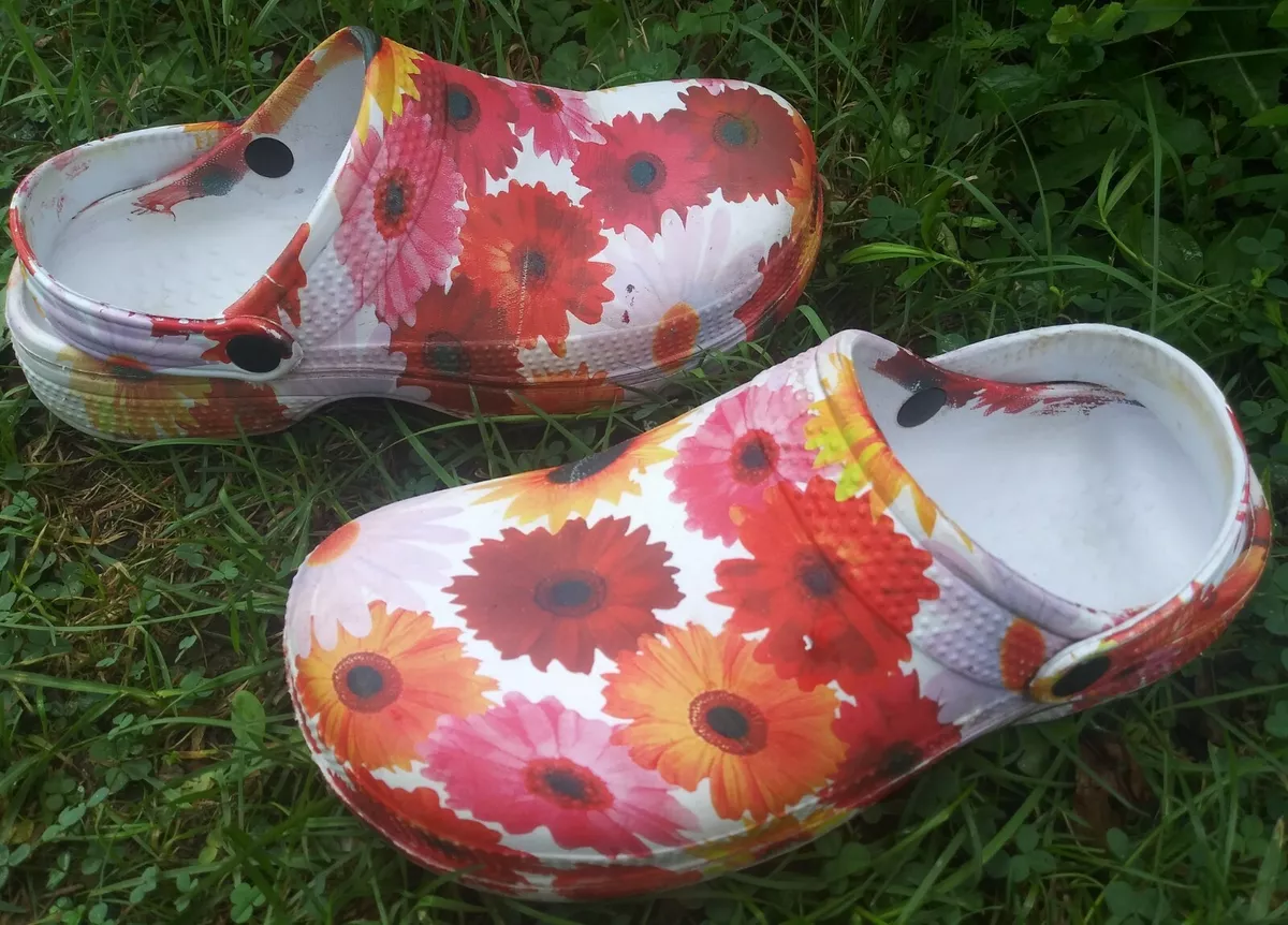 Crocs style clogs store