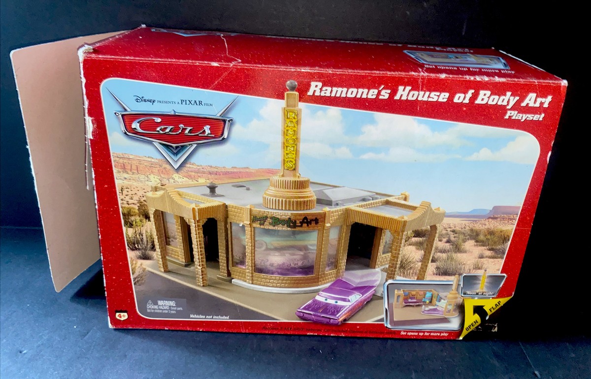 マテルカーズ　ラモーンハウスオブボディーアートプレイセット Disney Pixar Ramones House Of Body Art Playset W/Ramone Car