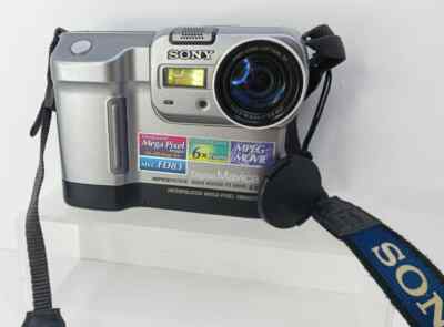 Sony MVC FD83 floppy disk 3.5'' Digital LCD screen Mavica zoom Camera w/EXTRAS