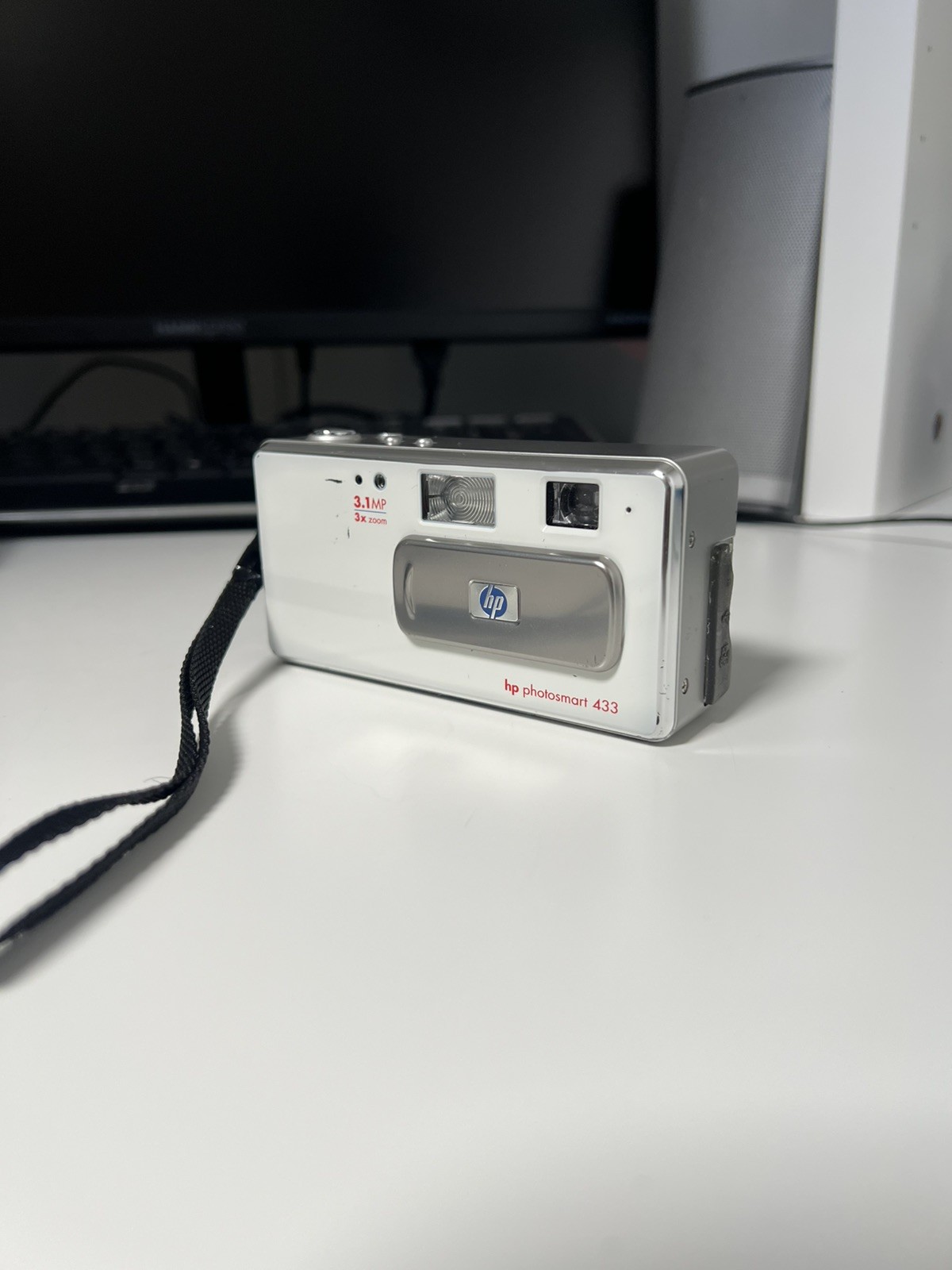 HP Photosmart 433 3.1MP 3x zoom Digital Camera 