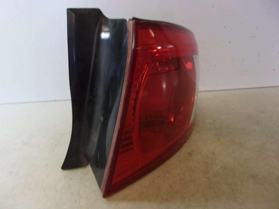 KIA OPTIMA 2003 2004 2005 2006 PASAJERO CUARTO DERECHO PANEL LUZ TRASERA OEM Foto 2 de 4